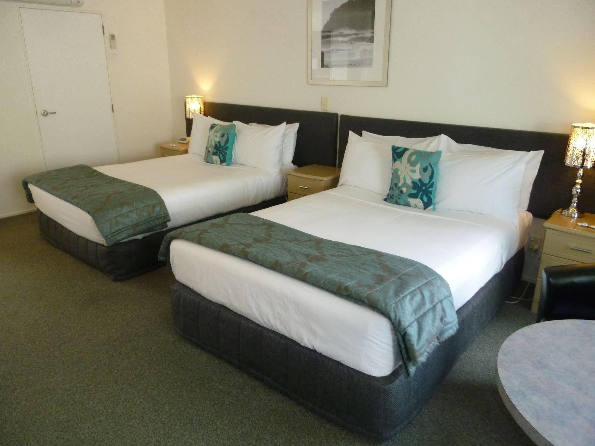 Baywatch Motor Inn Mount Maunganui Kültér fotó